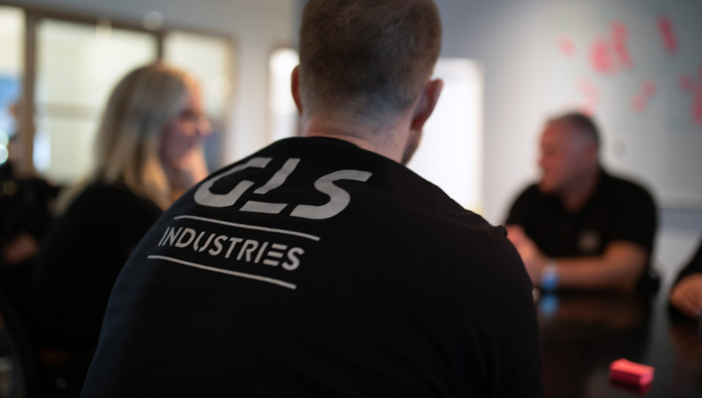 GLS Industries, medarbetare